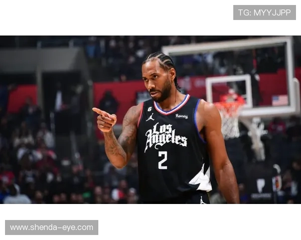 四战三次末节逆袭取全胜费城76人以顽强斗志诠释冠军韧性光芒绽放